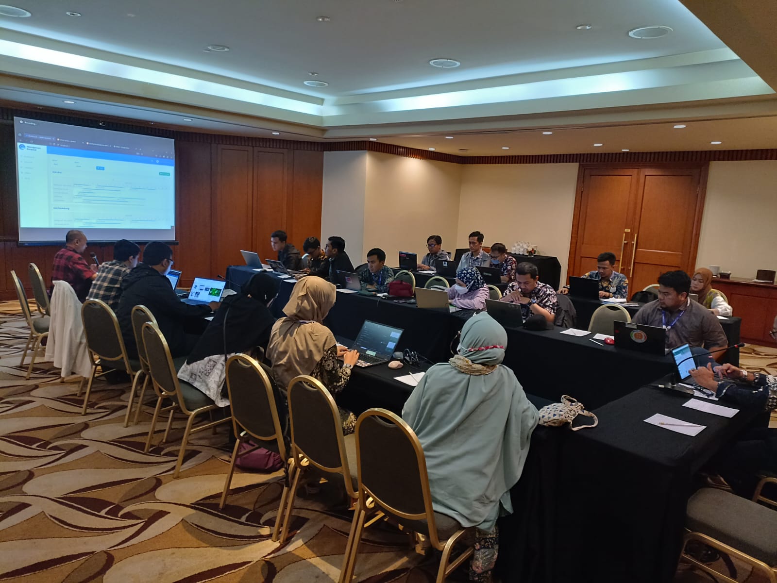 Show Up Progress Pengembangan Sistem Integrasi Data Kapasitas Laboratorium